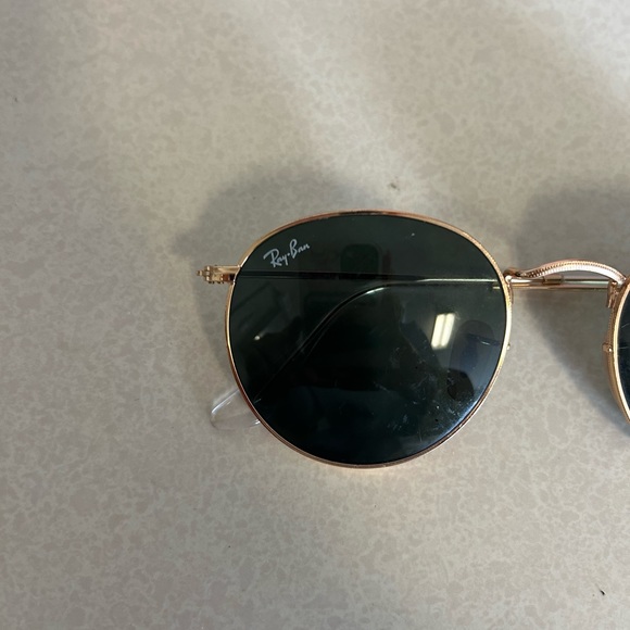 Ray-Ban Round Gold Frame - Picture 3 of 5